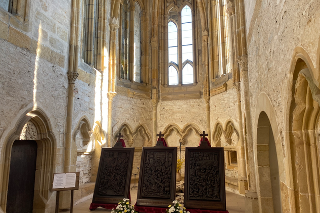 V gotické hradní kapli na Bezdězu bude vystavena vzácná dřevořezba z bezdězské křížové cesty 