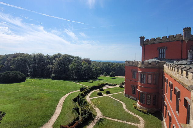 Podzimní běh v zámeckém parku Hrádku u Nechanic Podzimní běh v zámeckém parku Hrádku u Nechanic